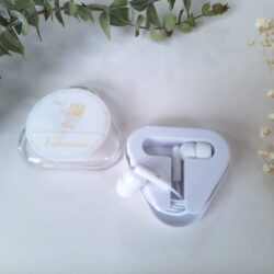 Auriculares em estojo